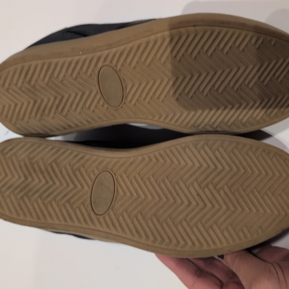 New Juicy Couture black and white sneakers with logo on side - size 9 Women's - Picture 3 of 8